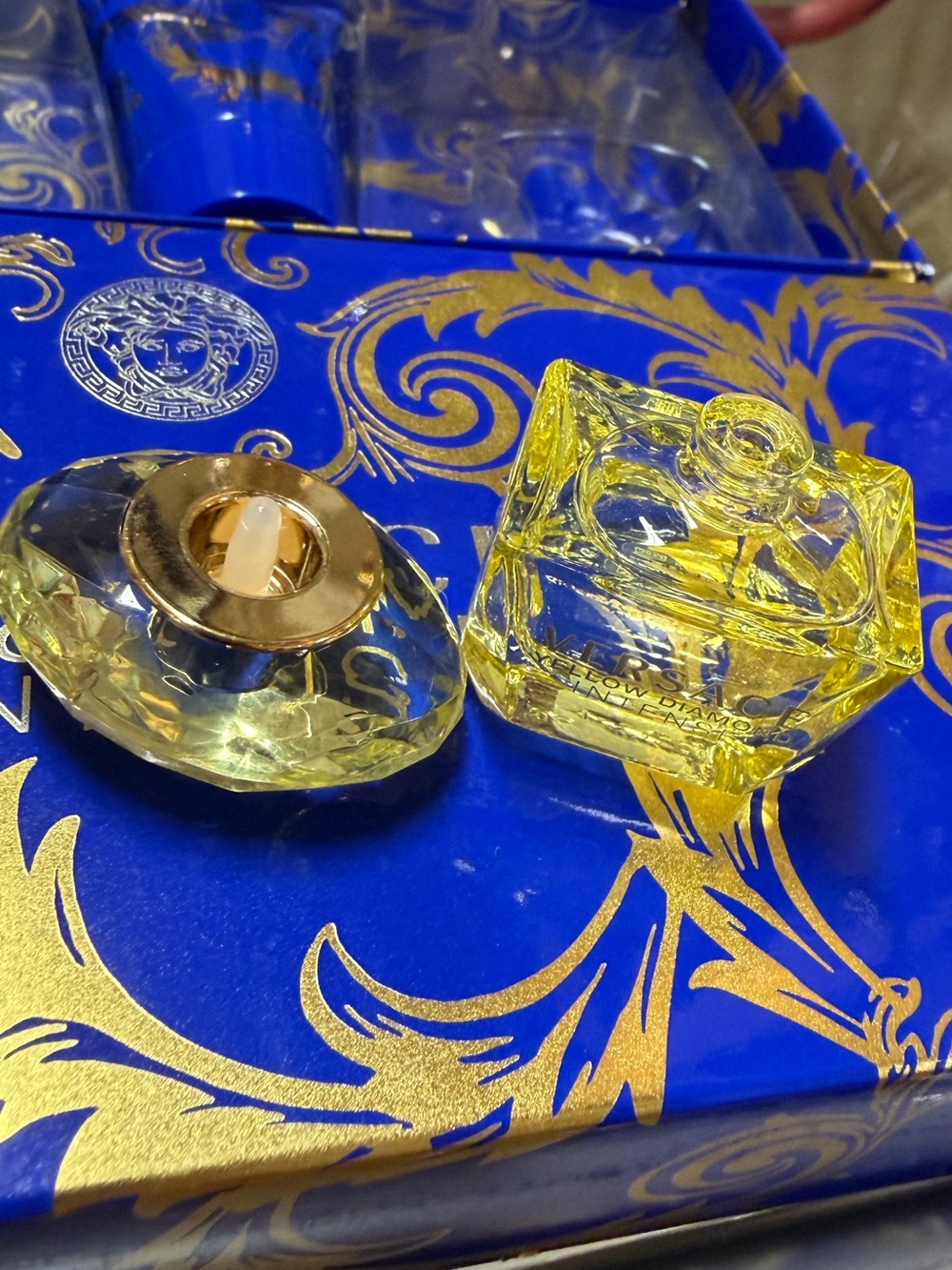 Versace Yellow Diamond Intense Gift Set - Picture 4 of 5